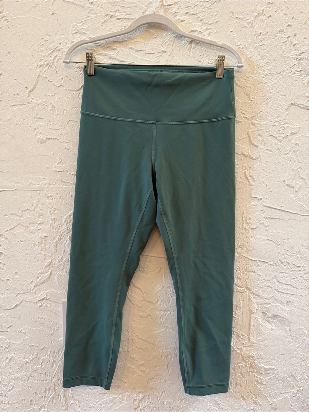 Luluemon Wundertrain 23” leggings size 10
